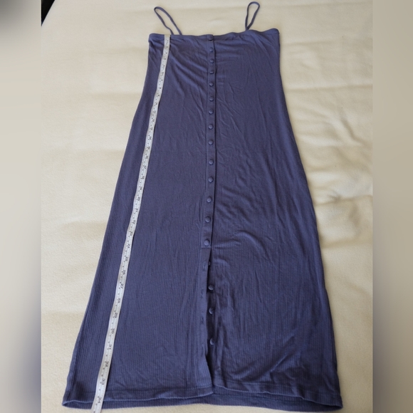 Midi Dress in a perfect berry color - Picture 3 of 4